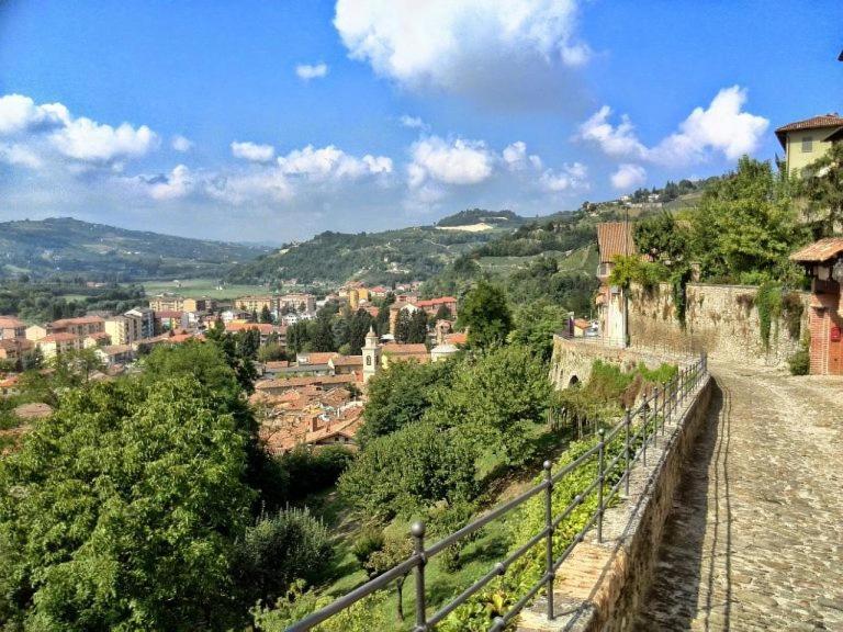 Bella Vista Apartman Canelli Kültér fotó